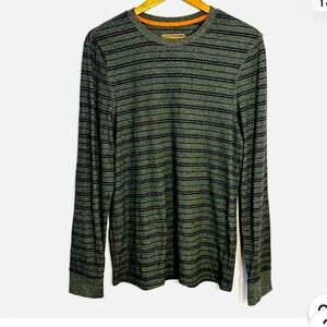 Men’s Urban Pipeline Maxflex charcoal and black striped knit sweater Size Medium